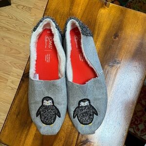 TOM’S Alpargata Penguin Grey Metallic Flats Sz 9